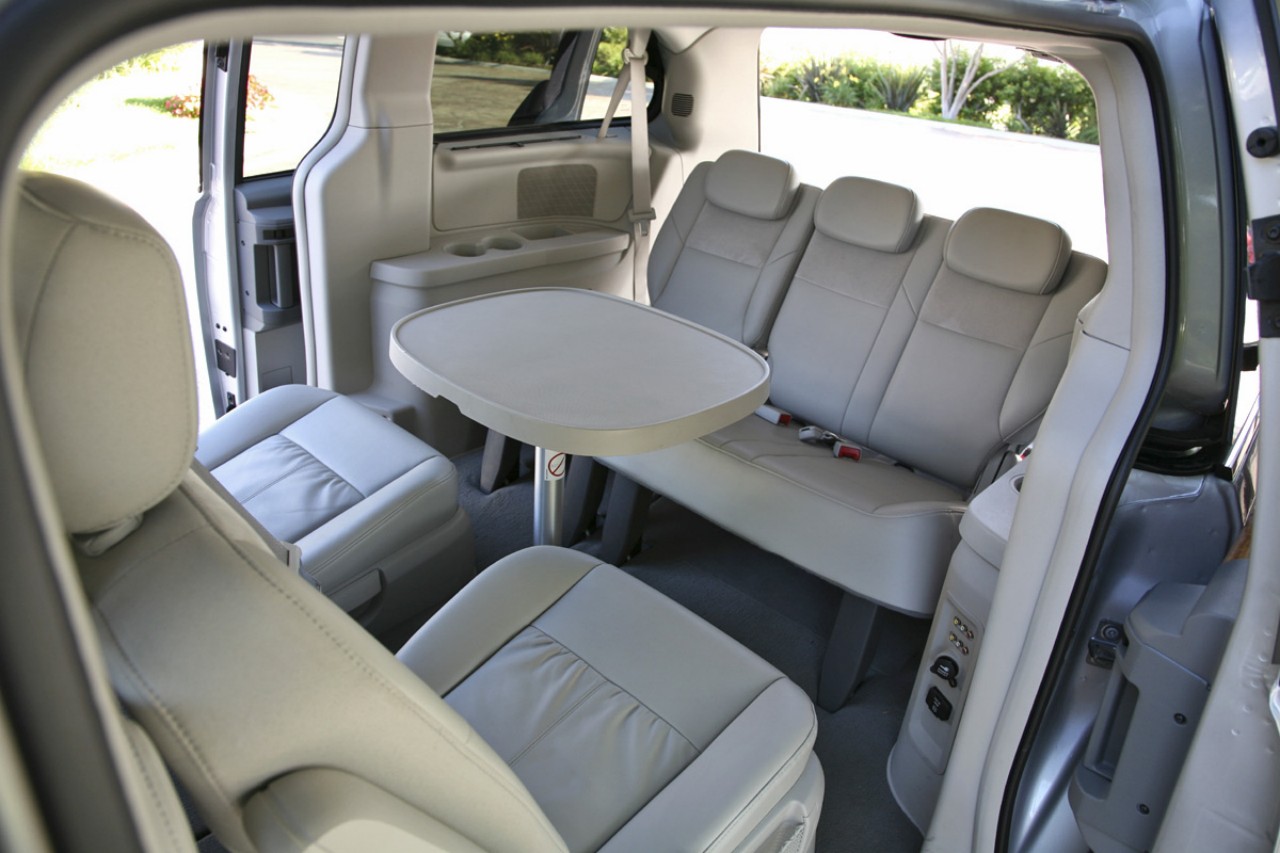 Fotos Del Chrysler Grand Voyager Gama 2011 Sobrecoches Com