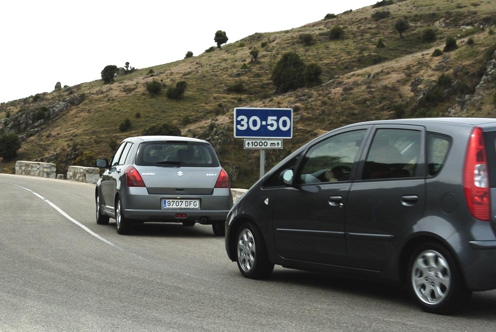 Fotos del Mitsubishi Colt 1.5 vs Suzuki Swift 1.5