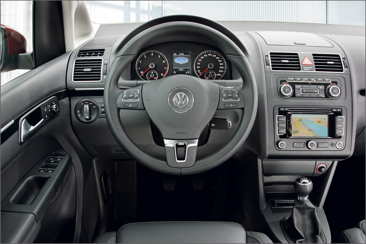Fotos Del Volkswagen Touran Gama 2010 Sobrecoches Com